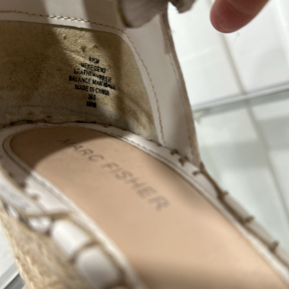 Women’s shoe, size 6.5, gently worn, will accept best offer - Picture 7 of 8